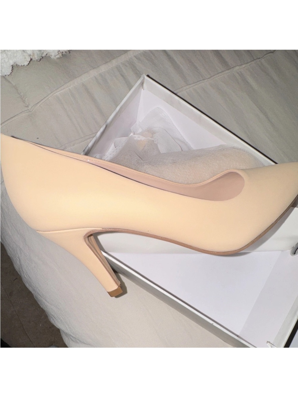 Women's Nude Pointed Mid Heel Pump